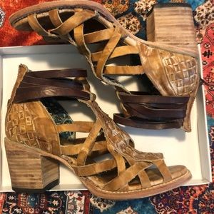Size 9 Freebird “Penny” sandals with 2 3/4” heel.